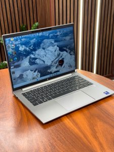 لپ تاپ 14 اینچی HP ZBOOK FIREFLY 14 G11 2 HP ZBOOK FIREFLY 14 G11