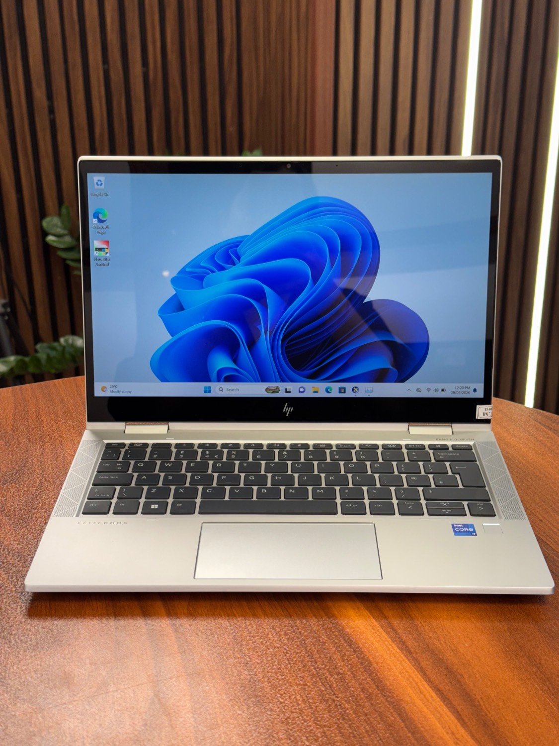 IMG_4583 HP ELITEBOOK 830 X360 G8