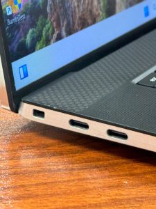 لپ تاپ DELL XPS 9710 5 DELL XPS 9710